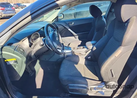 2010 Hyundai Genesis Coupe 2.0T из США, поврежденный, VIN KMHHT6KDXAU041741